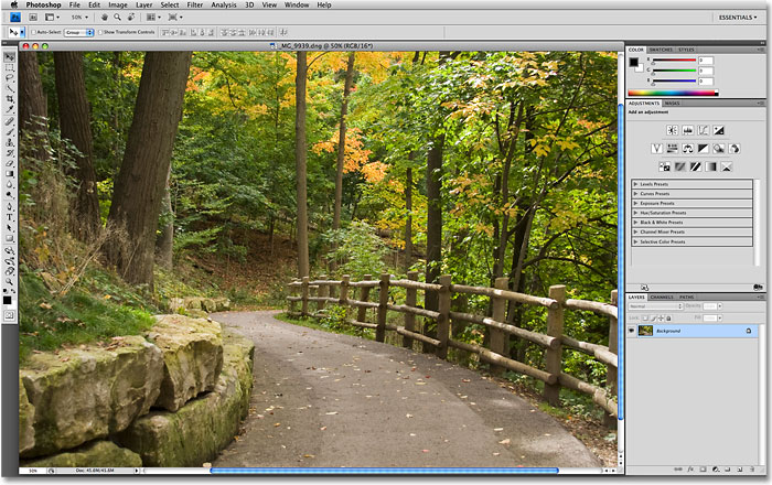 The new user interface in Photoshop CS4. Image © 2009 Photoshop Essentials.com.
